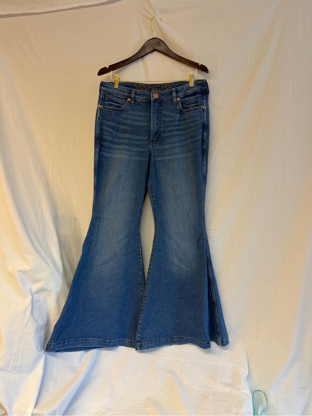 High-Rise Blue Flare Jeans - Wide Leg Women's Denim